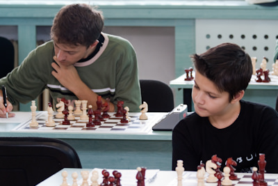 Chess problem solving contest